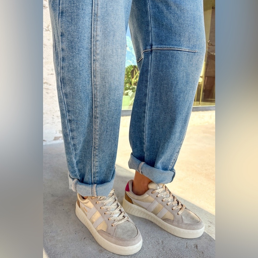 Stylish Blue Boyfriend Jeans for Women - Picture 6 of 10